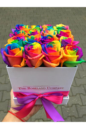 Quadratische Box mit Schnittrosen