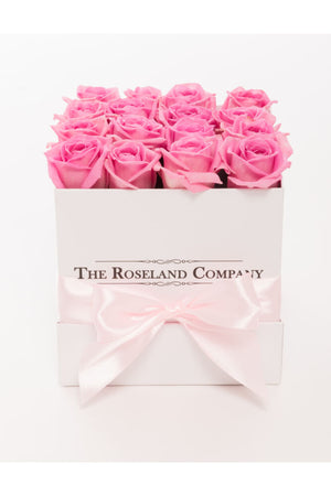 Quadratische Box mit Schnittrosen