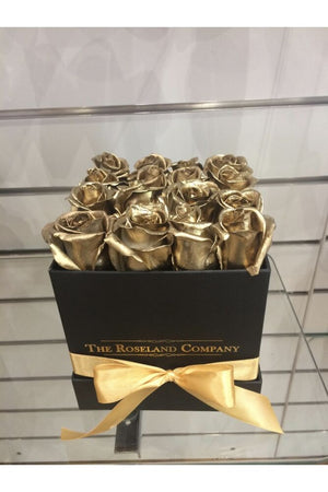 Quadratische Box mit Schnittrosen